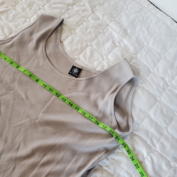 Dress - Picture 6 of 10